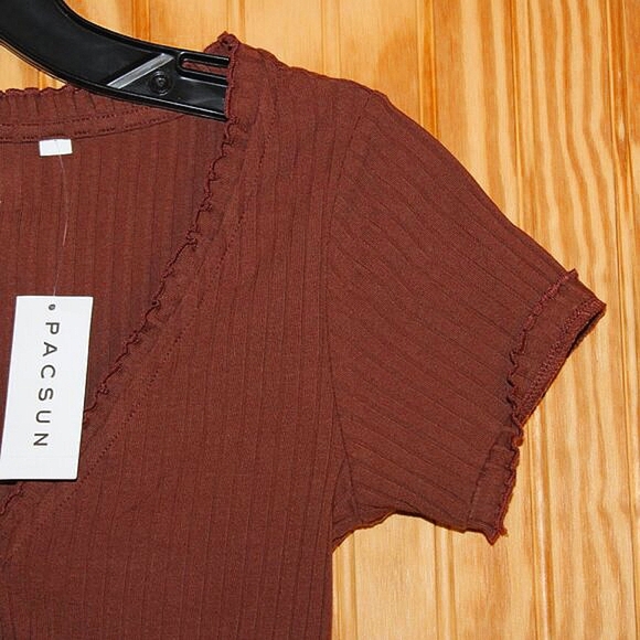 NWT PacSun Ribbed Button Front Crop Top – Size S – Brown – Cotton Blend - Picture 4 of 10